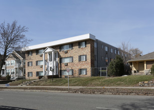 2426 Blaisdell in Minneapolis, MN - Foto de edificio - Building Photo