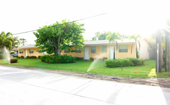 262 SW 23rd St in Fort Lauderdale, FL - Building Photo - Building Photo