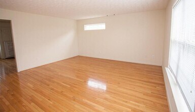 196 Emerson Ln in Harrisonburg, VA - Building Photo - Building Photo