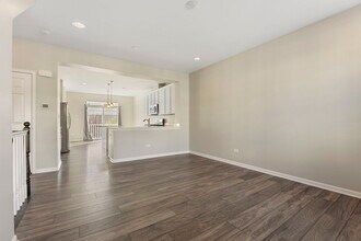 2955 Madison Dr in Naperville, IL - Building Photo - Building Photo