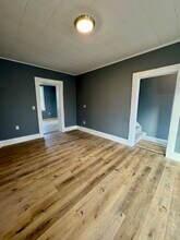 321 Cedar St in Davenport, IA - Foto de edificio - Building Photo