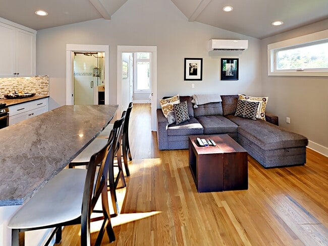 property at 2206 Iva Ln