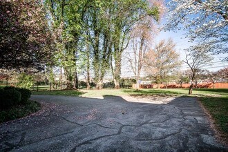 7205 Canmore Ln NW in Knoxville, TN - Building Photo - Building Photo