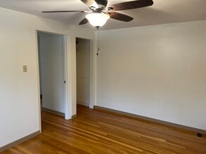 1606 Gompers Ave, Unit 1604 in Indiana, PA - Building Photo - Building Photo