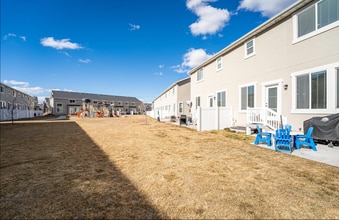 203 W Silver Springs Dr in Vineyard, UT - Building Photo - Building Photo