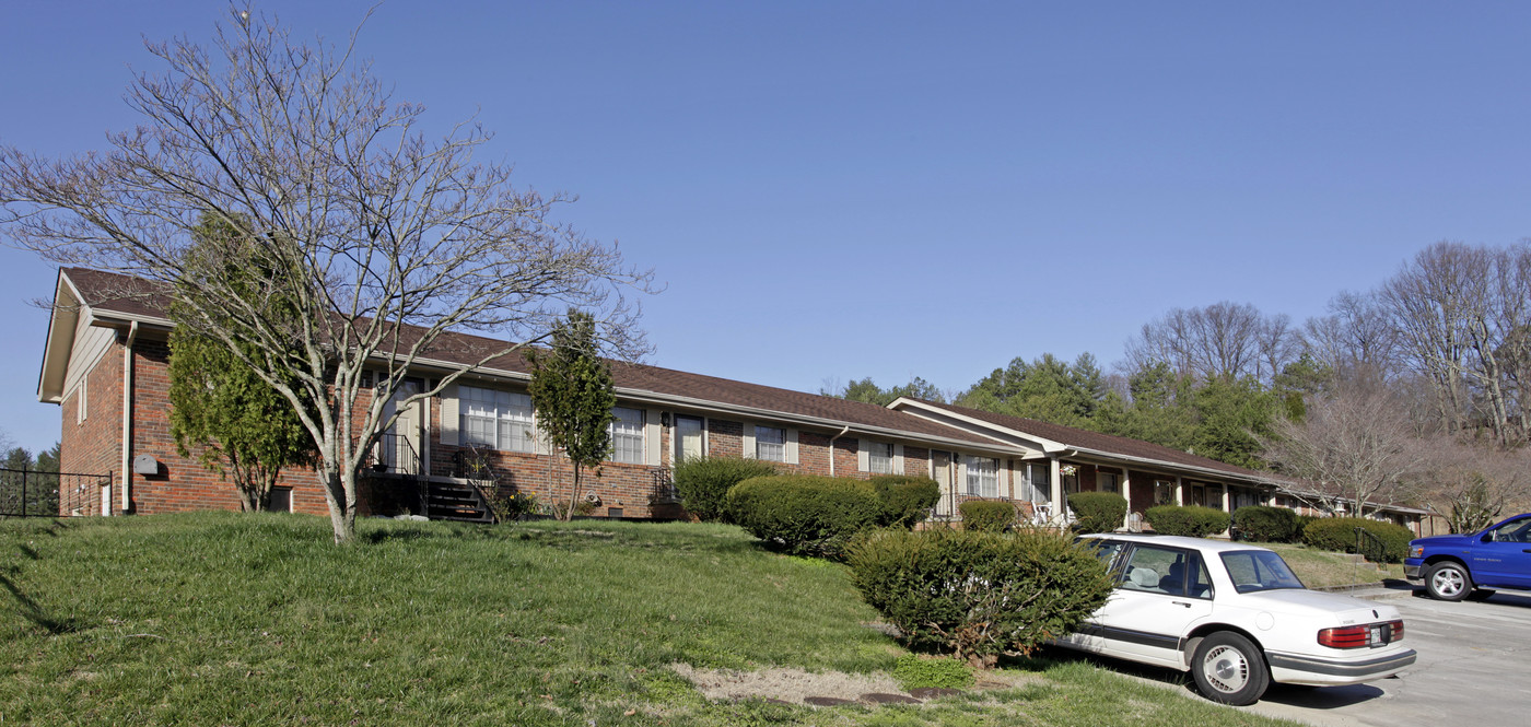619 Blue Grass Dr in Morristown, TN - Foto de edificio