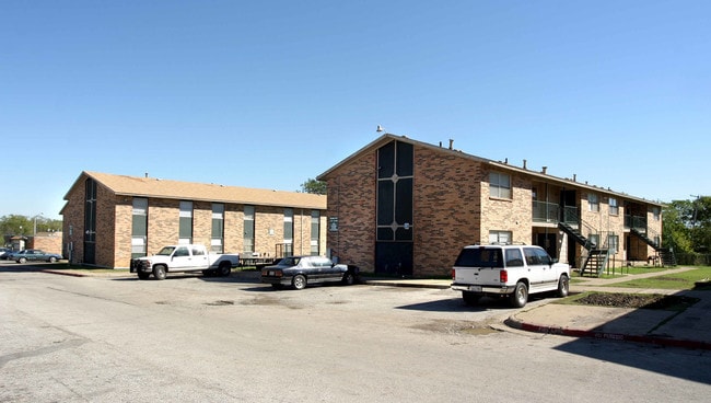 Prince Hall in Fort Worth, TX - Foto de edificio - Building Photo