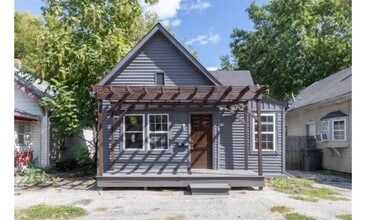 1033 N Belmont Ave in Indianapolis, IN - Building Photo - Building Photo