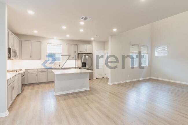 120 Baron Von Gator Dr in San Marcos, TX - Foto de edificio - Building Photo