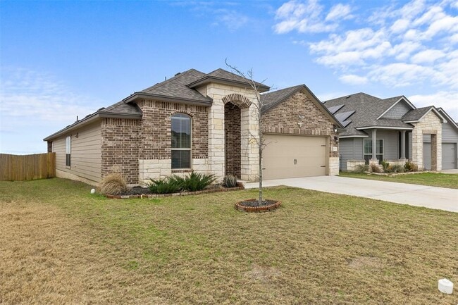 217 Nathaniel Dr in Taylor, TX - Building Photo - Building Photo