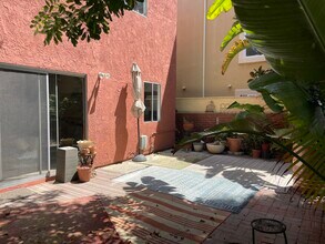 44 10th Ct in Hermosa Beach, CA - Building Photo - Building Photo