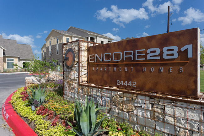 Encore281 in San Antonio, TX - Foto de edificio - Building Photo