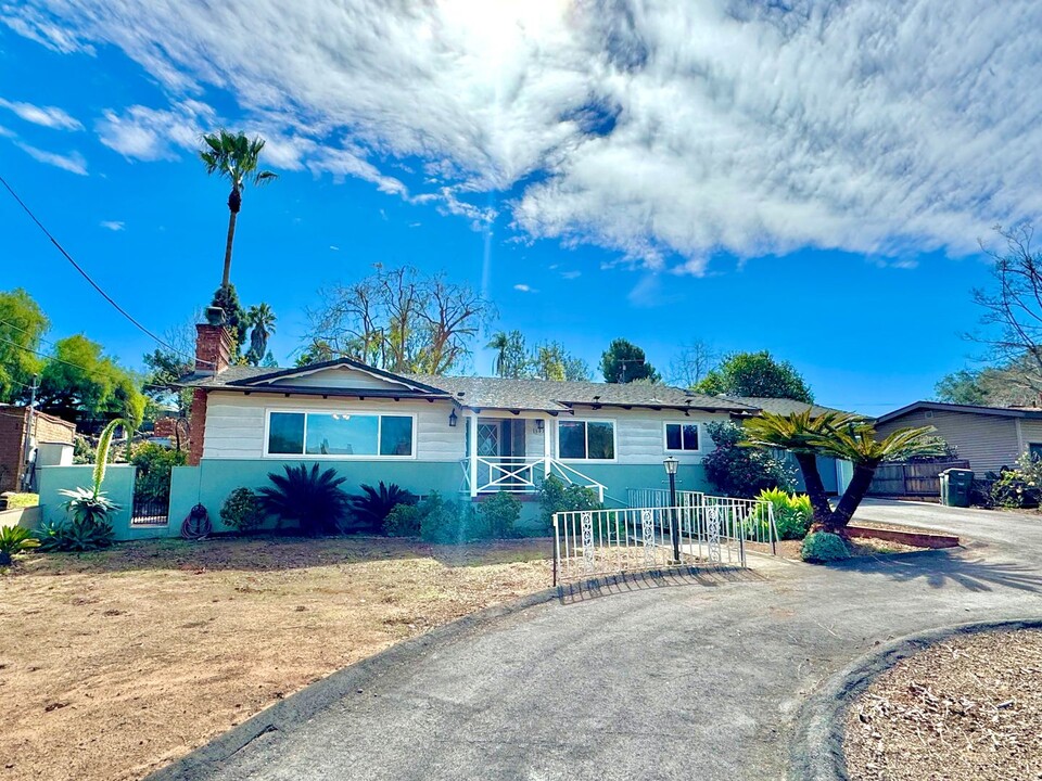 1603 Boyle Ave in Escondido, CA - Building Photo