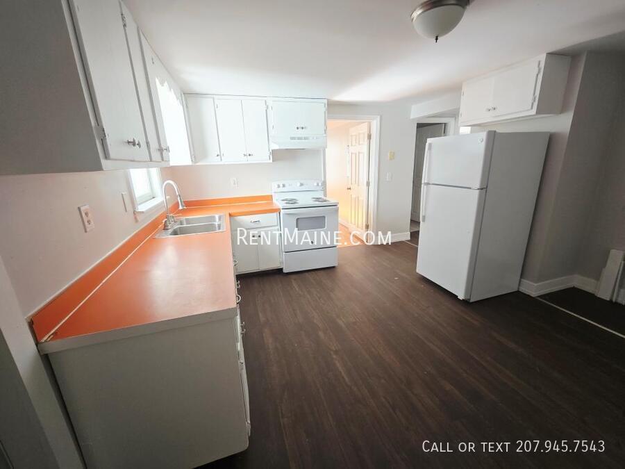 95 Center St in Bangor, ME - Building Photo