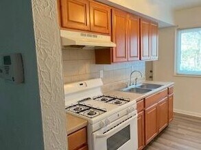 216 Lucinda Dr in Fairview Heights, IL - Building Photo - Building Photo