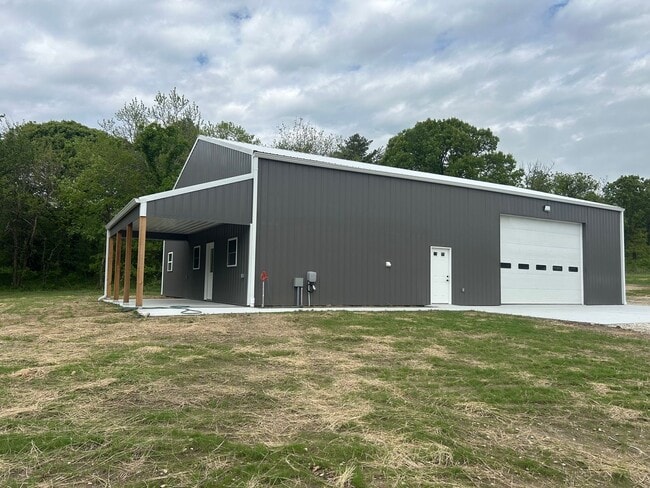 3398 Appleyard Rd in Wamego, KS - Building Photo - Building Photo