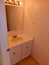 18051 NW 68th Ave in Hialeah, FL - Building Photo - Building Photo