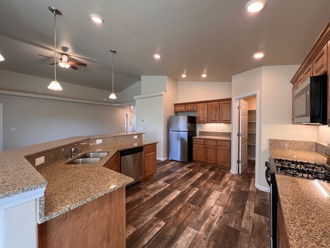 4575 Rutledge St in Fernley, NV - Building Photo - Building Photo