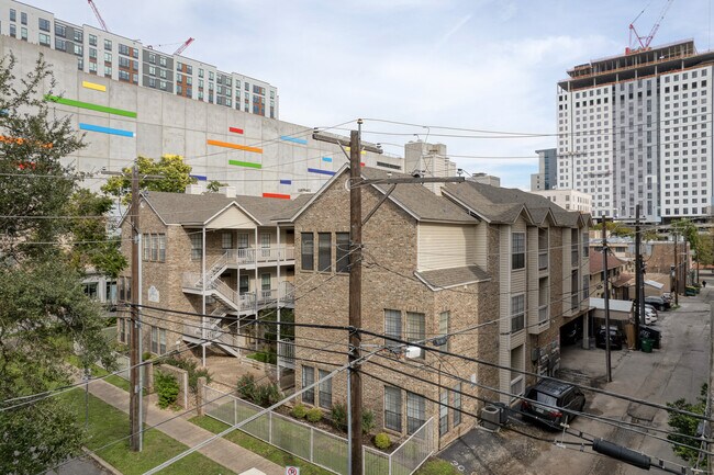 The Georgian in Austin, TX - Building Photo - Building Photo