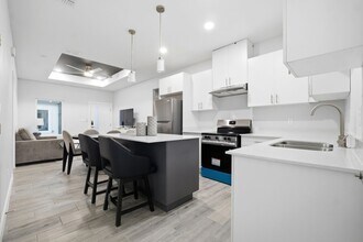 1600 Clinton St in Harlingen, TX - Building Photo - Building Photo