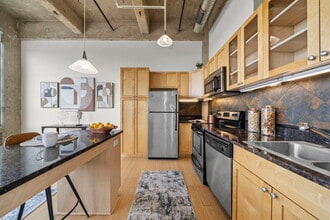 Lofts and Upper Lofts at Canal Walk III in Richmond, VA - Foto de edificio - Building Photo