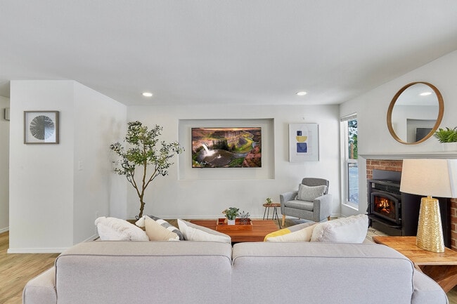 629 212th St SW in Bothell, WA - Building Photo - Building Photo