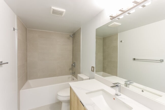 Axis Tower in Edmonton, AB - Building Photo - Building Photo