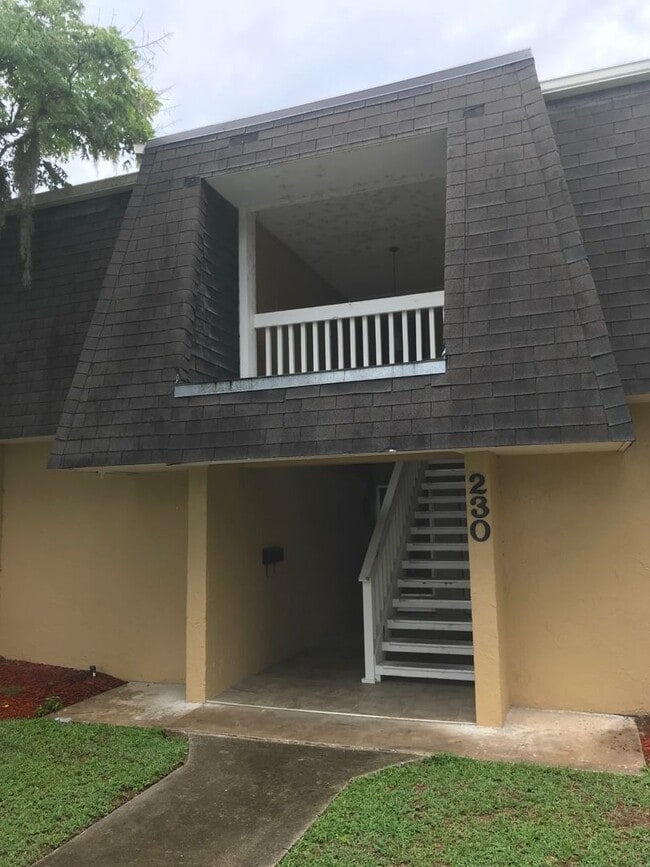property at 230 E Desoto St