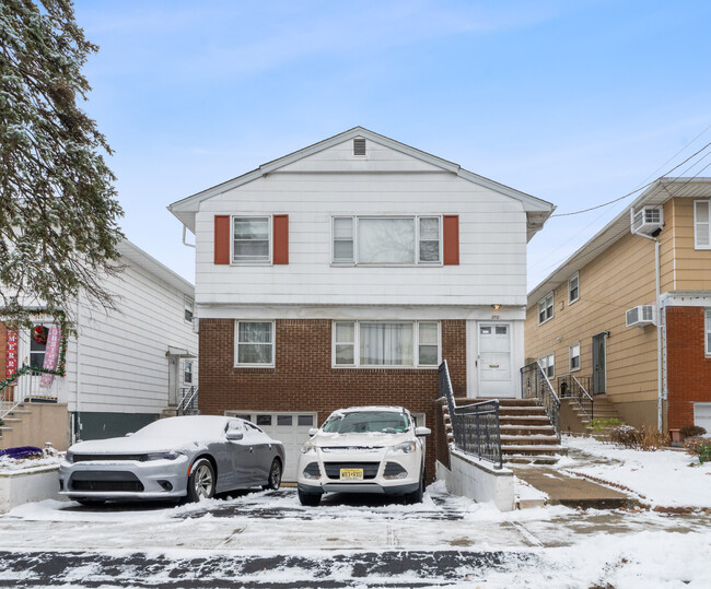 270 Herbert Ave, Unit 1