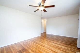 2220 W Cindy Ln in Peoria, IL - Building Photo - Building Photo