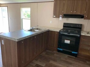 1054 Meekins Rd in Dillon, SC - Building Photo - Building Photo