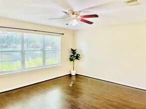17223 Shadow Ledge Dr in Houston, TX - Foto de edificio - Building Photo