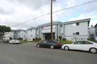 Ambassador Apartments in Santa Maria, CA - Foto de edificio - Building Photo