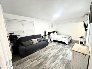 935 S Atlantic Ave in Daytona Beach, FL - Building Photo - Building Photo