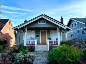 3818 24th Ave S, Unit 1 in Seattle, WA - Building Photo