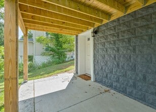324 Summit Ave in Ellwood City, PA - Building Photo - Building Photo