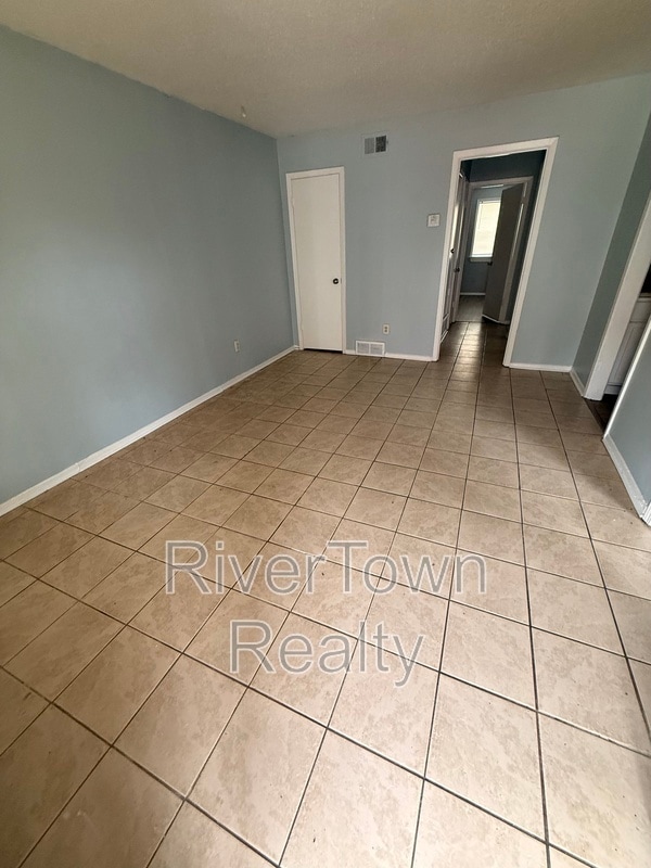 3815 Ajanders Dr in Memphis, TN - Building Photo - Building Photo