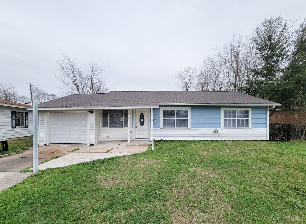 910 Sunset Dr in Pasadena, TX - Foto de edificio