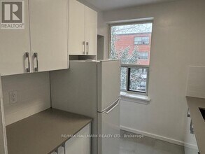 2 Newholm Rd in Toronto, ON - Building Photo - Building Photo