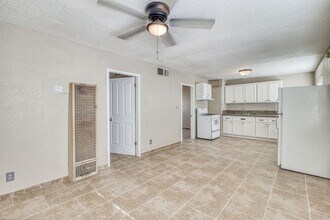 3922 Hayes Ave in El Paso, TX - Foto de edificio - Building Photo