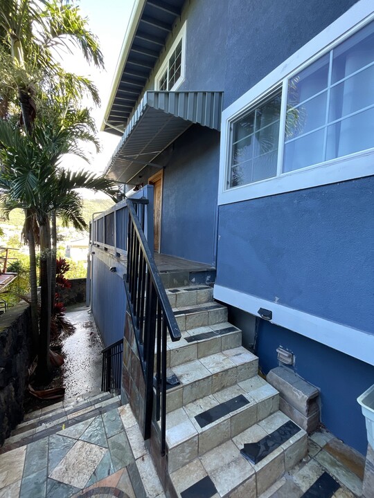 1574 Wailele St, Unit Middle in Honolulu, HI - Building Photo