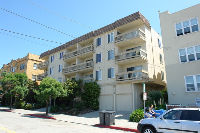 1725 Oxford St in Berkeley, CA - Foto de edificio - Building Photo