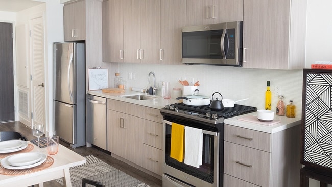 Axis in Los Angeles, CA - Building Photo - Building Photo