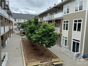 857 Blackcomb Private in Ottawa, ON - Building Photo - Building Photo