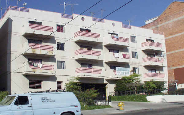 Grand View Tower Apartments in Los Angeles, CA - Building Photo