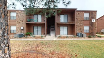904 University Oaks Blvd, Unit 39 in College Station, TX - Building Photo
