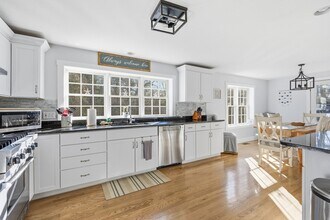 578 Huckins Neck Rd in Barnstable, MA - Building Photo - Building Photo