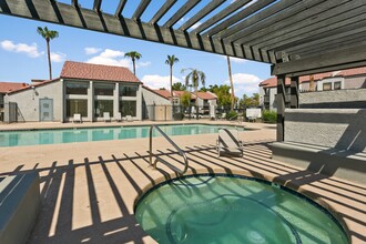 Bell Cove in Phoenix, AZ - Building Photo - Building Photo