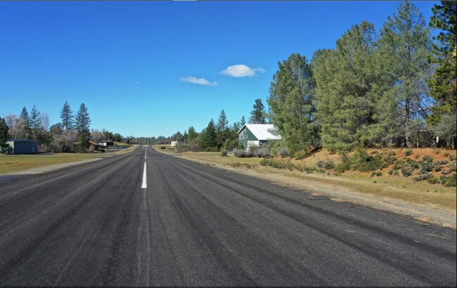 2700 Poke Ct in Placerville, CA - Building Photo - Building Photo