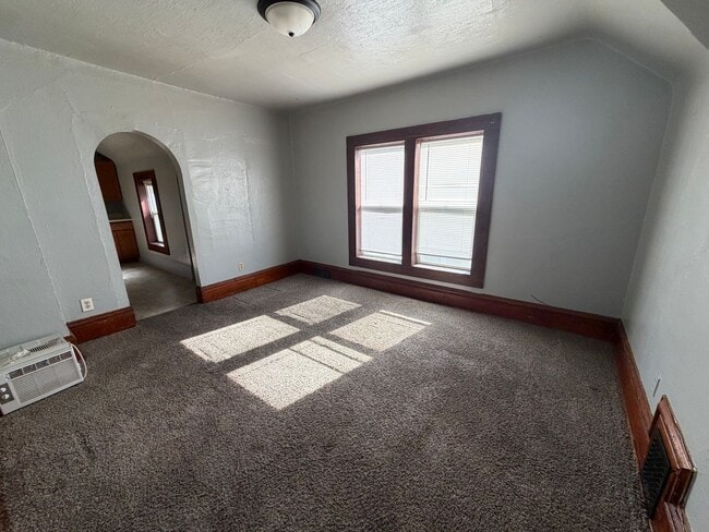 3909 Orleans Ave in Sioux City, IA - Building Photo - Building Photo
